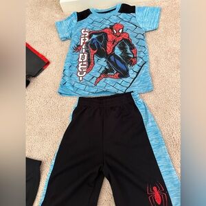 Boys size 6 Spider-Man shorts and T-shirt set